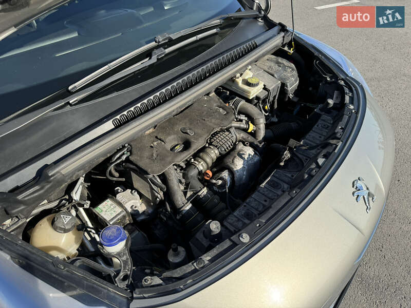 Позашляховик / Кросовер Peugeot 3008 2014 в Львові