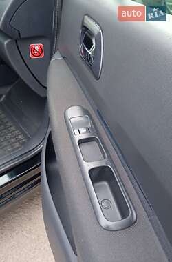 Внедорожник / Кроссовер Peugeot 3008 2010 в 