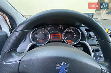 Внедорожник / Кроссовер Peugeot 3008 2011 в 