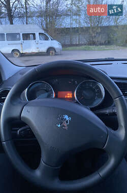 Позашляховик / Кросовер Peugeot 3008 2009 в 