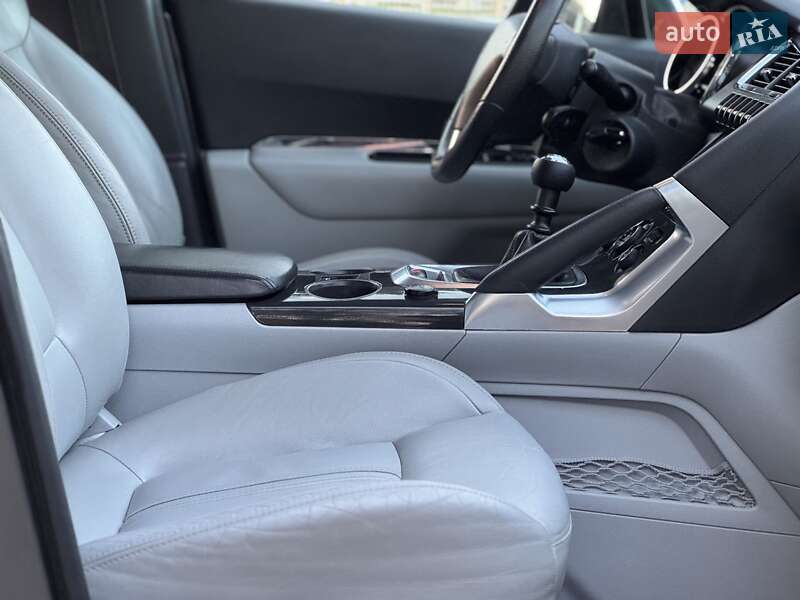 Внедорожник / Кроссовер Peugeot 3008 2010 в Староконстантинове