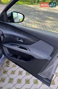 Позашляховик / Кросовер Peugeot 3008 2020 в 