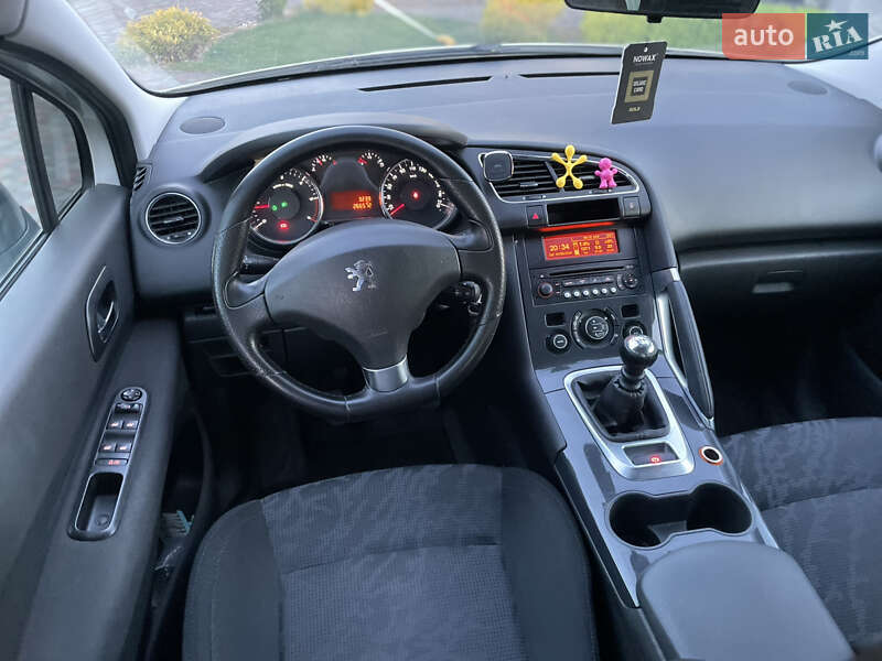 Позашляховик / Кросовер Peugeot 3008 2010 в Чернівцях