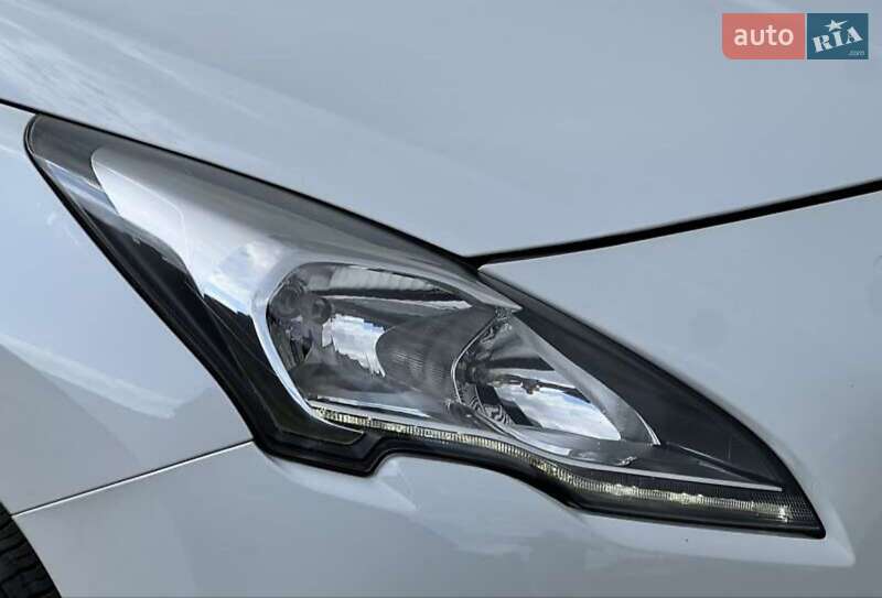 Внедорожник / Кроссовер Peugeot 3008 2015 в Ровно