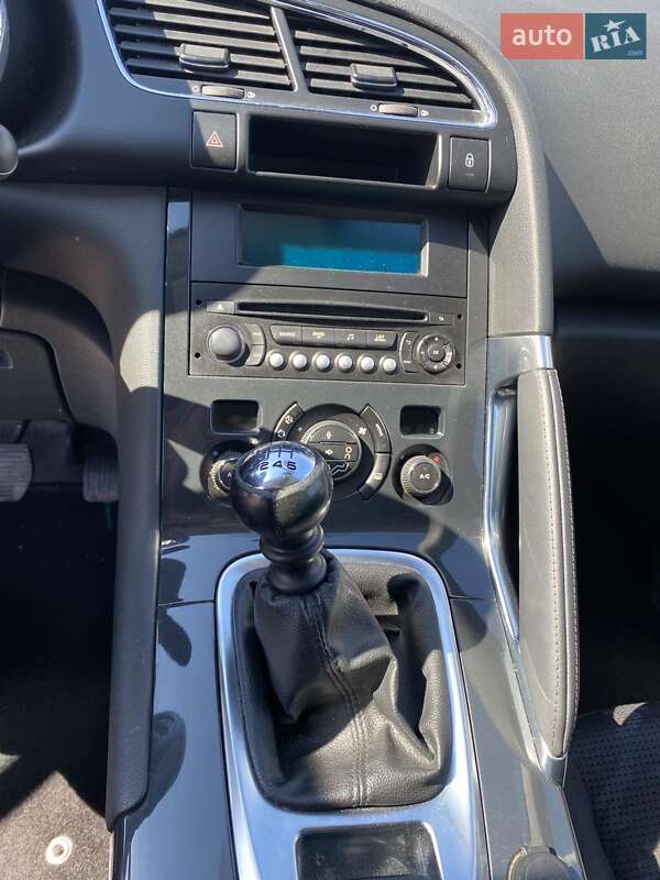 Позашляховик / Кросовер Peugeot 3008 2013 в Запоріжжі