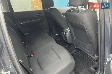 Позашляховик / Кросовер Peugeot 3008 2009 в 