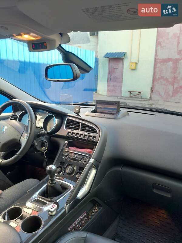 Внедорожник / Кроссовер Peugeot 3008 2012 в Каменец-Подольском