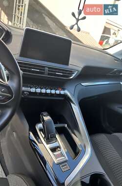 Внедорожник / Кроссовер Peugeot 3008 2019 в 