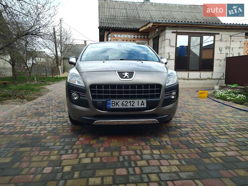 Внедорожник / Кроссовер Peugeot 3008 2010 в Костополе