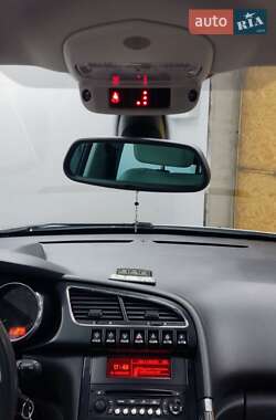 Внедорожник / Кроссовер Peugeot 3008 2013 в 