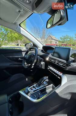 Внедорожник / Кроссовер Peugeot 3008 2021 в 
