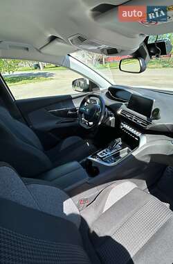 Внедорожник / Кроссовер Peugeot 3008 2021 в 