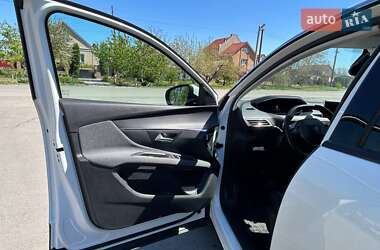 Внедорожник / Кроссовер Peugeot 3008 2021 в 