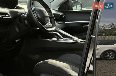 Позашляховик / Кросовер Peugeot 3008 2021 в 