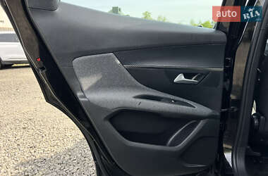 Позашляховик / Кросовер Peugeot 3008 2021 в 