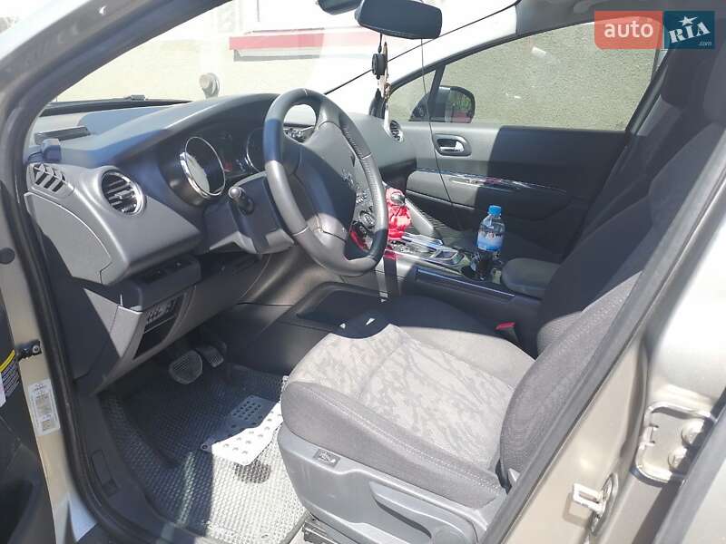Позашляховик / Кросовер Peugeot 3008 2011 в Тернополі