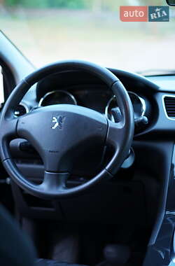 Внедорожник / Кроссовер Peugeot 3008 2013 в 
