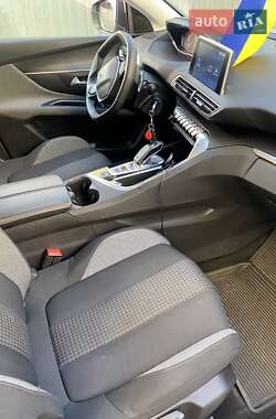 Внедорожник / Кроссовер Peugeot 3008 2020 в 