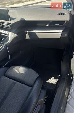 Позашляховик / Кросовер Peugeot 3008 2020 в 