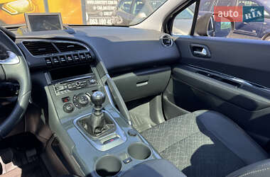 Позашляховик / Кросовер Peugeot 3008 2014 в 
