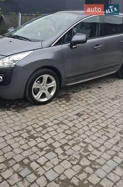 Позашляховик / Кросовер Peugeot 3008 2011 в 