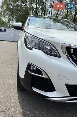 Позашляховик / Кросовер Peugeot 3008 2019 в 