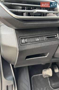 Позашляховик / Кросовер Peugeot 3008 2019 в 