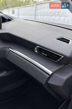 Позашляховик / Кросовер Peugeot 3008 2019 в 