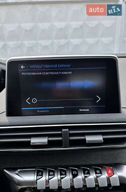 Позашляховик / Кросовер Peugeot 3008 2019 в 