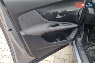 Позашляховик / Кросовер Peugeot 3008 2018 в 