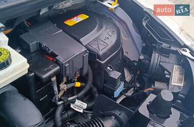 Позашляховик / Кросовер Peugeot 3008 2013 в 