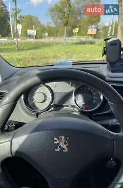 Внедорожник / Кроссовер Peugeot 3008 2010 в 