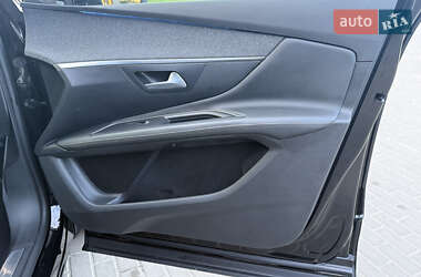 Позашляховик / Кросовер Peugeot 3008 2019 в 