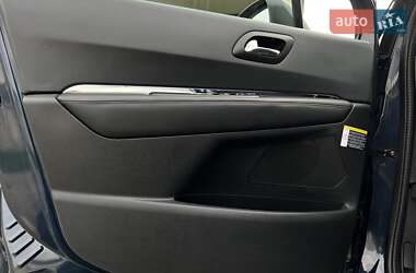 Внедорожник / Кроссовер Peugeot 3008 2015 в 