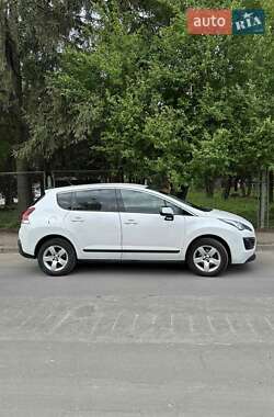 Позашляховик / Кросовер Peugeot 3008 2014 в 