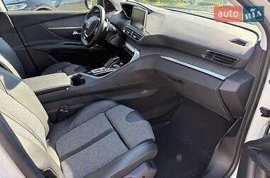 Позашляховик / Кросовер Peugeot 3008 2019 в 