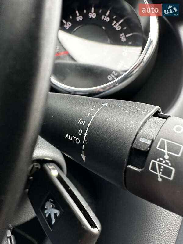 Позашляховик / Кросовер Peugeot 3008 2014 в Стрию