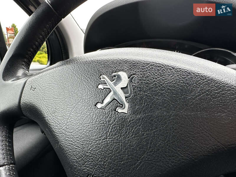 Позашляховик / Кросовер Peugeot 3008 2014 в Стрию