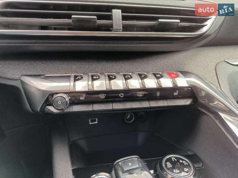 Внедорожник / Кроссовер Peugeot 3008 2020 в Киеве
