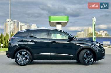 Внедорожник / Кроссовер Peugeot 3008 2018 в 