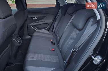 Позашляховик / Кросовер Peugeot 3008 2020 в 