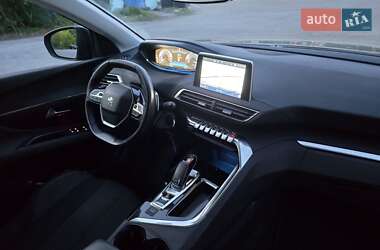 Позашляховик / Кросовер Peugeot 3008 2020 в 