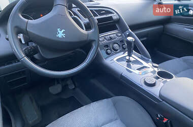 Внедорожник / Кроссовер Peugeot 3008 2012 в 