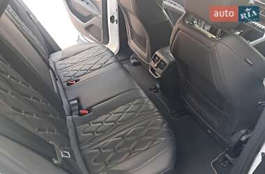 Позашляховик / Кросовер Peugeot 3008 2022 в 