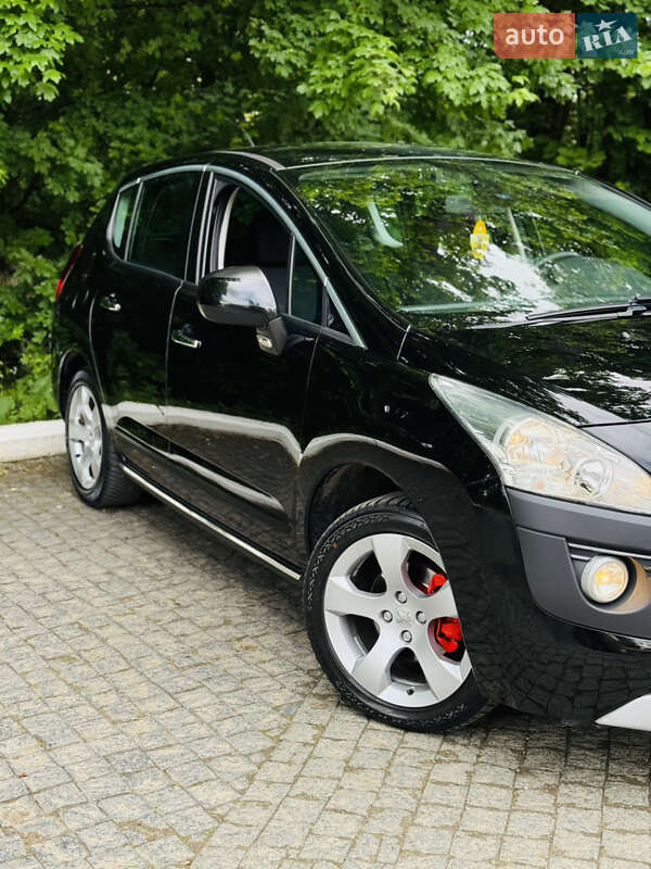Позашляховик / Кросовер Peugeot 3008 2010 в Чернівцях