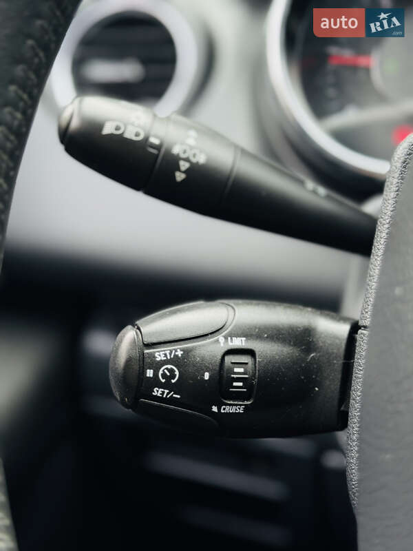 Позашляховик / Кросовер Peugeot 3008 2010 в Чернівцях