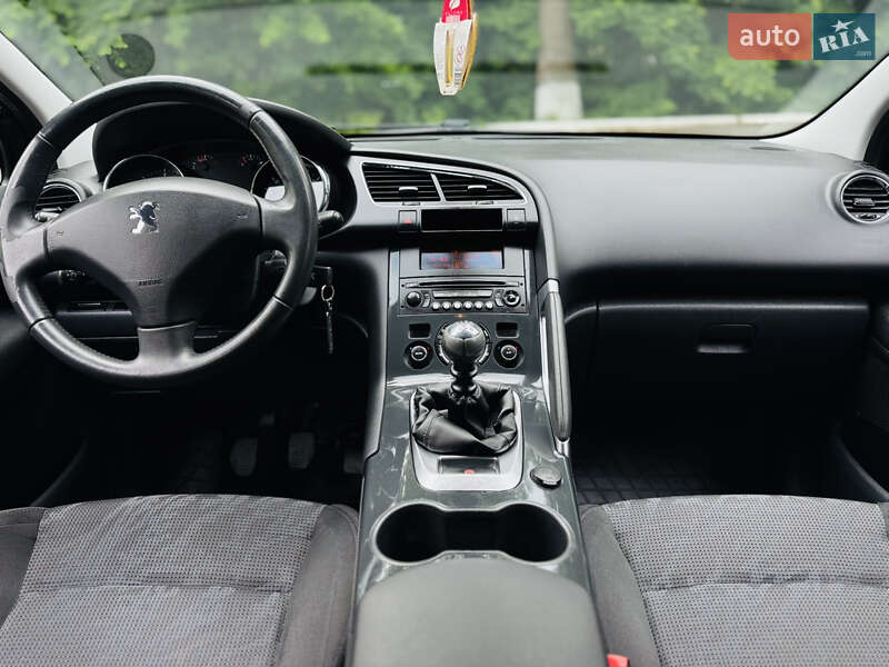 Позашляховик / Кросовер Peugeot 3008 2010 в Чернівцях