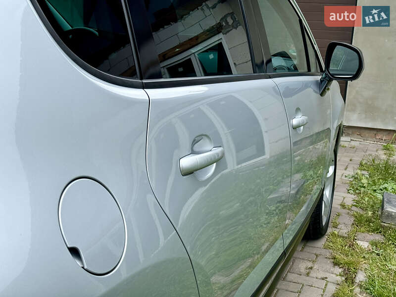 Позашляховик / Кросовер Peugeot 3008 2011 в Луцьку