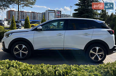 Внедорожник / Кроссовер Peugeot 3008 2018 в 