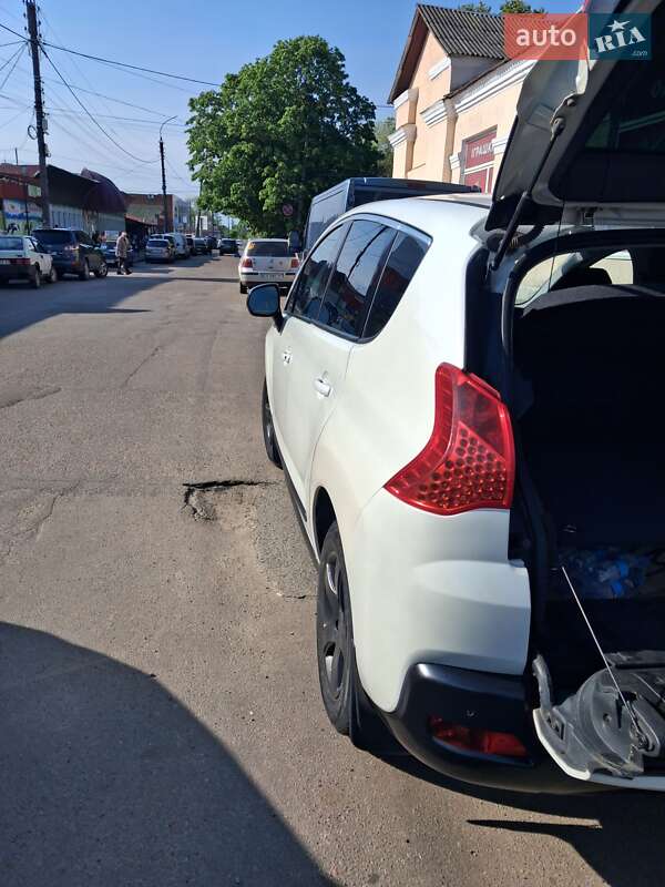 Позашляховик / Кросовер Peugeot 3008 2011 в Смілі